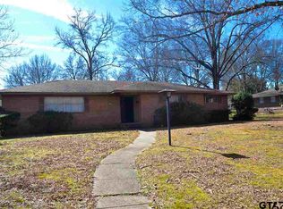 414 E Redbud Ln, Mount Pleasant, TX 75455