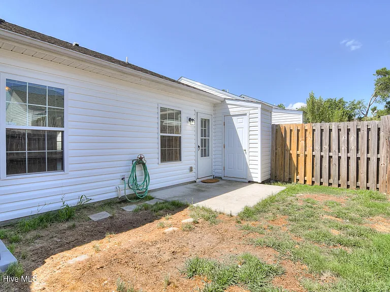 1723 Elizabeth St — Photo 22