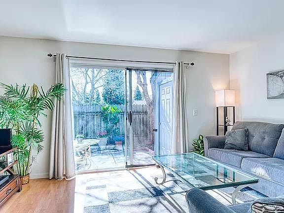 2nd image of 19 Creekwood Sq #19
