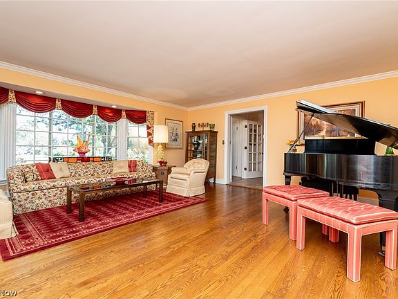 4th image of 26016 Fairmount Blvd