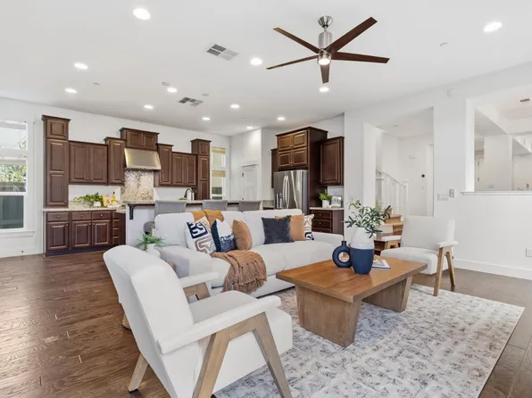 3177 Crocker Dr, Sacramento, CA 95818