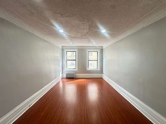 3rd image of 40 S Munn Ave APT 106