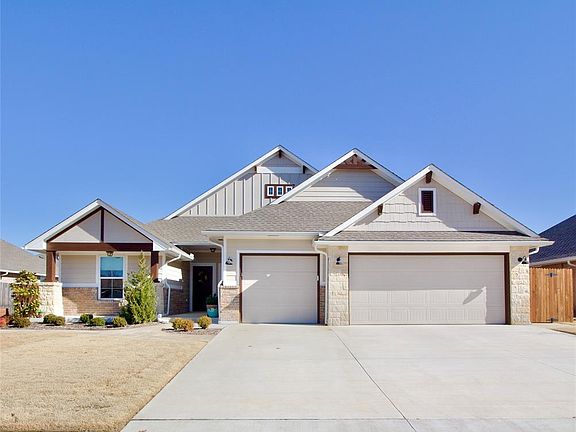 3rd image of 3117 Langley Dr
