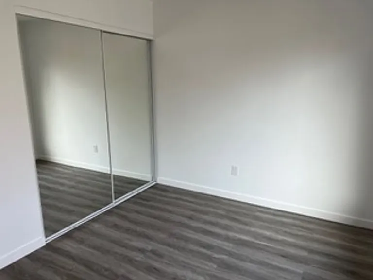 Olof Street Apartments — Photo 9