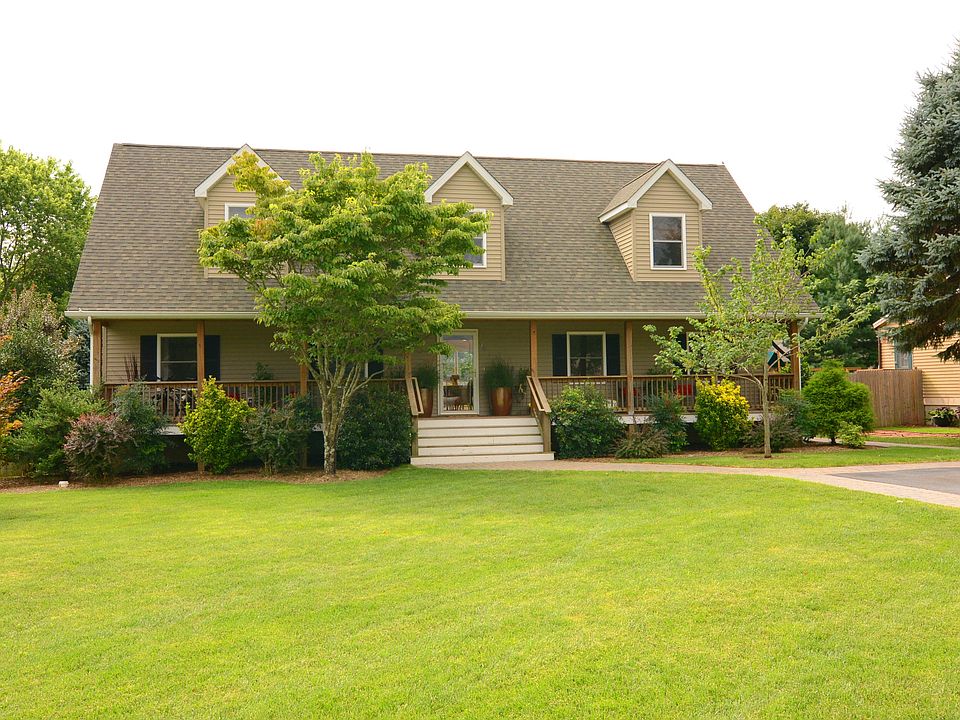1st image of 74 Bryan Dr