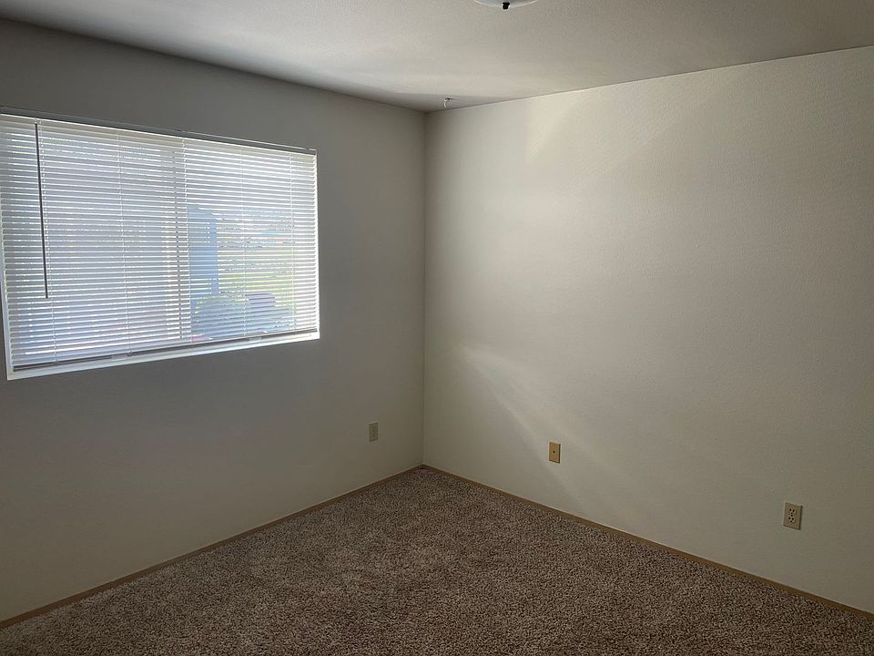 1st image of 537 NE Ellis Way APT B202