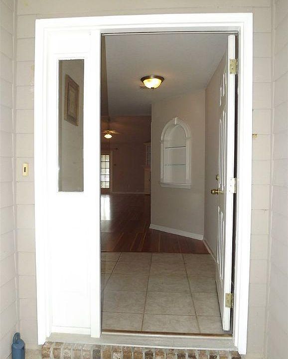 1st image of 4889 Lake Park Dr
