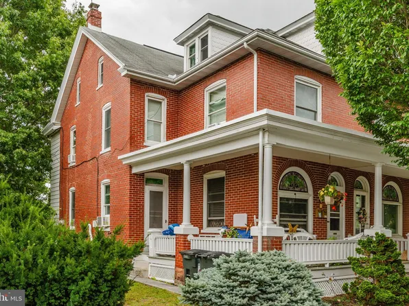 417 Walnut St #419, Denver, PA 17517