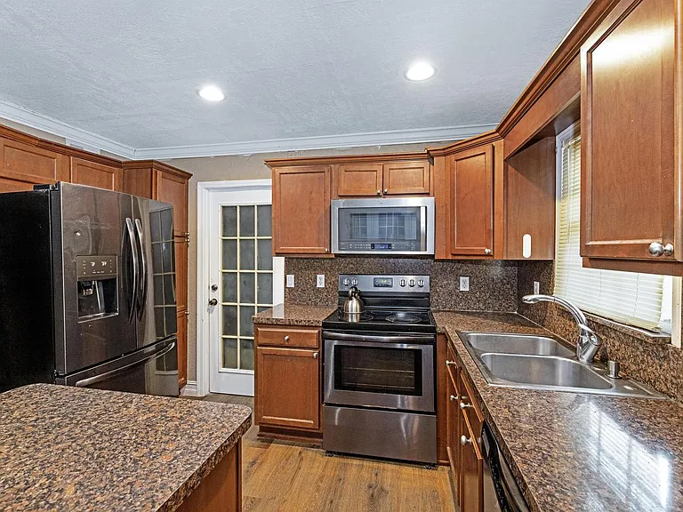 728 Saybrook Cir NW — Photo 13