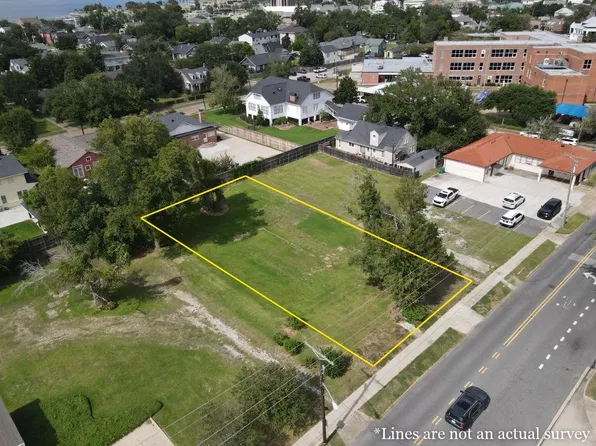 112 Dr Michael Debakey Dr, Lake Charles, LA 70601