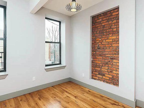 5th image of 451 Woodward Ave APT 3L