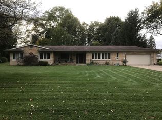 505 S 4th St, Sturgis, MI 49091