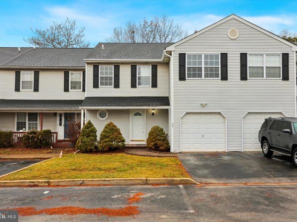 306 Manor Ln