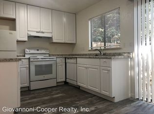 216 University St #B, Healdsburg, CA 95448