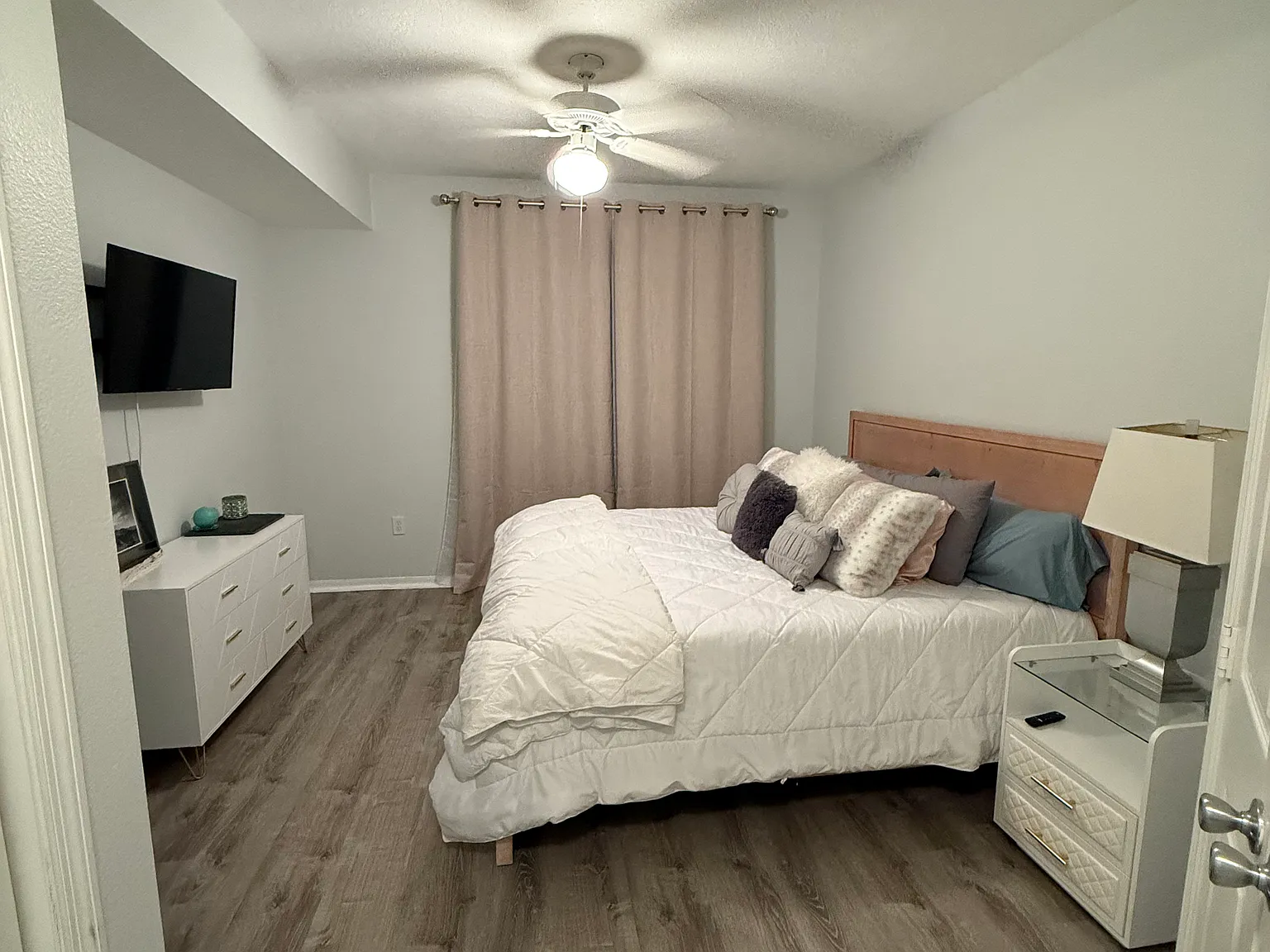 1 bed, 784 sqft, $2,600 — Photo 1