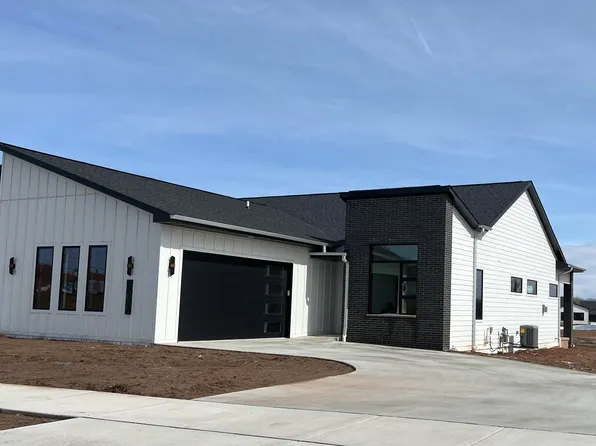 300 Aldon Cir, Green Bay, WI 54304