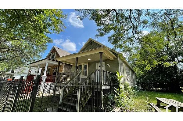327 W 110th Pl photo 1