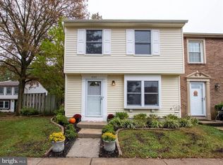 8301 Bark Tree Ct, Springfield, VA 22153