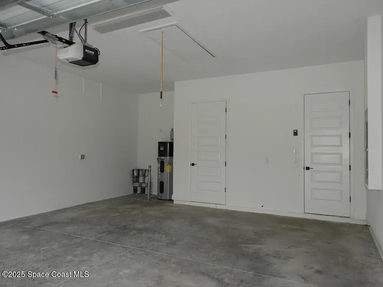8555 Henry Ave — Photo 24