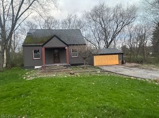 3218 Shadyside Dr, Hubbard, OH