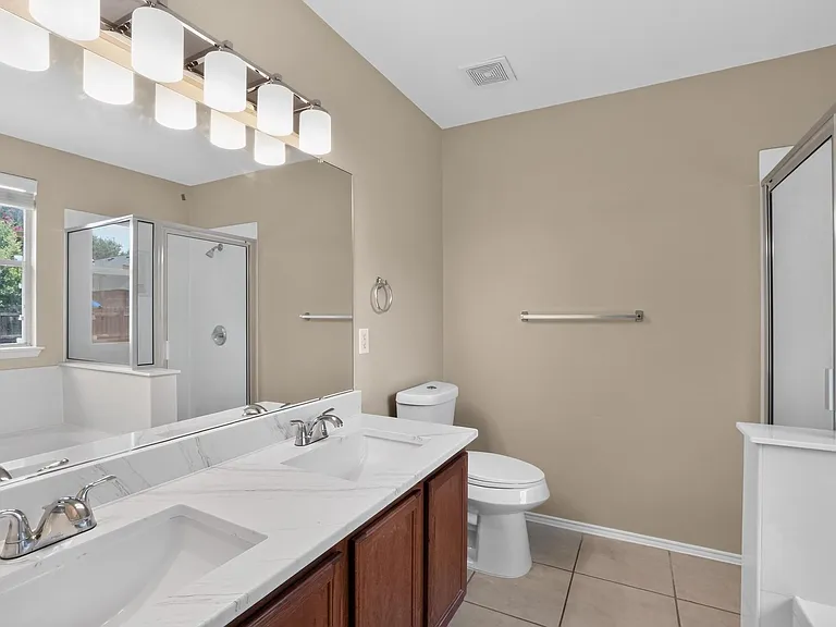 111 Mossy Rock Cv — Photo 13