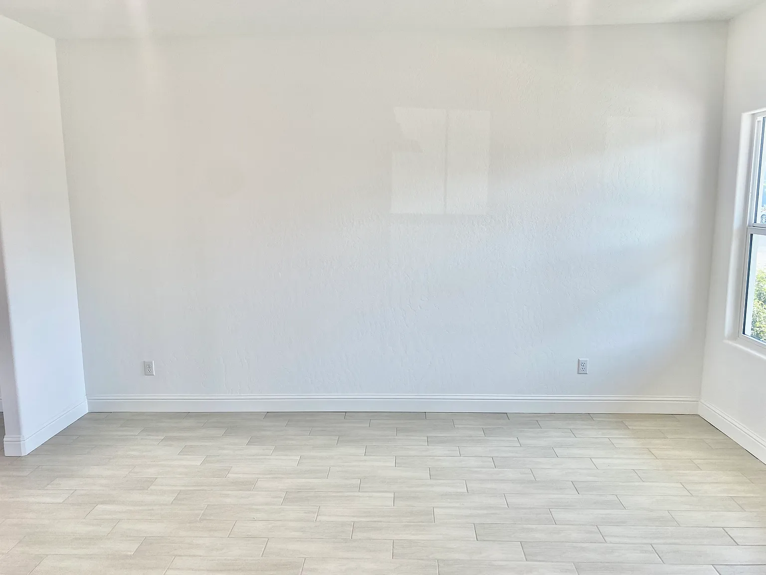 4 bed, 2300 sqft, $2,800 — Photo 3
