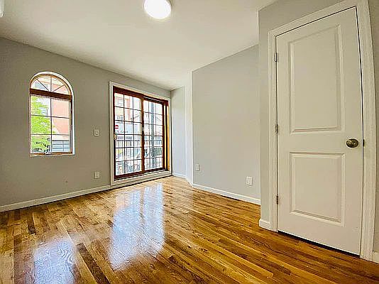 3rd image of 3048 Brighton 3 St Floor 1