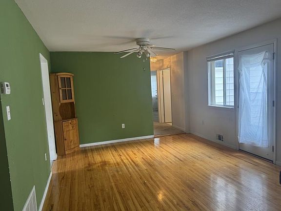 5th image of 9513A Montana St