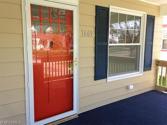 4th image of 1669 Brownlee Ave