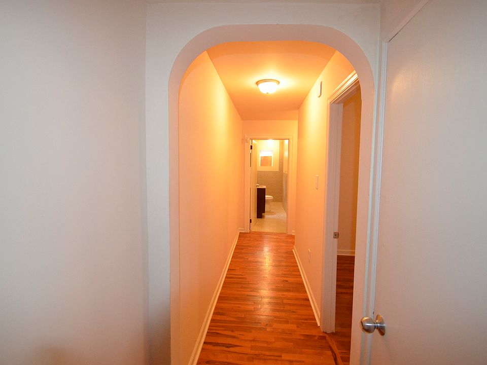 2nd image of 4238 Penn St