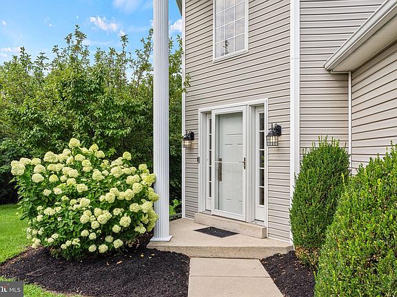 5th image of 6305 S Highlands Cir