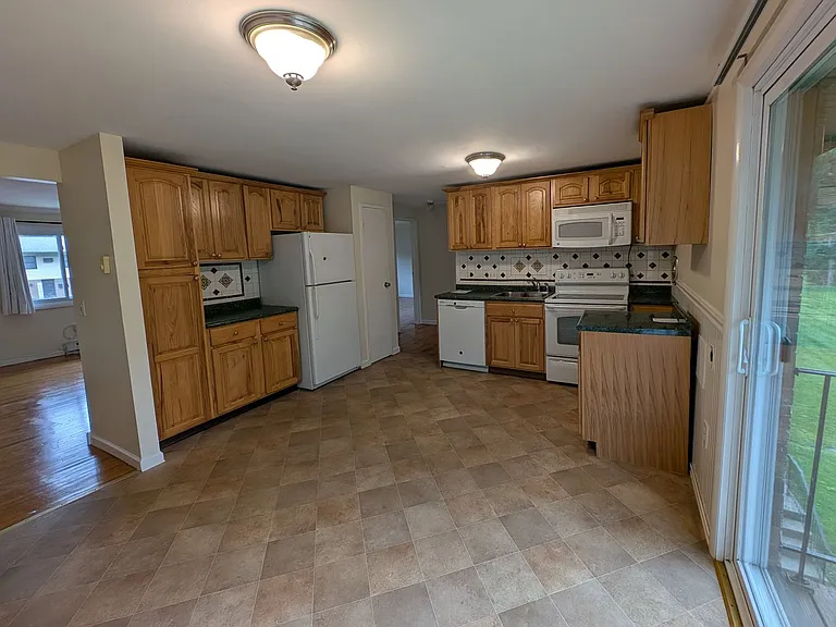 903 Parr Meadow Dr — Photo 8