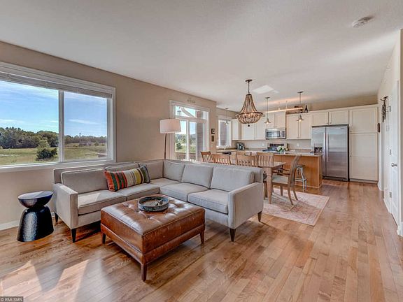 4th image of 10910 Retreat Ln