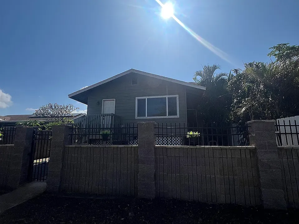 483 Kaiwahine St