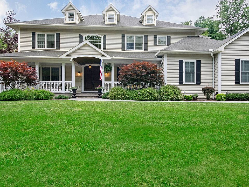 1st image of 105 Millwood Ln