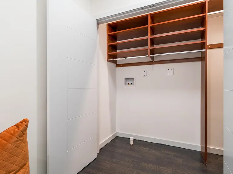 6122 Hudson Ave #4A — Photo 10