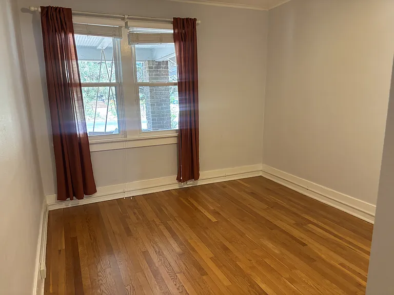 2nd bedroom (main floor)