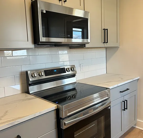 2903 Voelkel Ave #7 — Photo 6