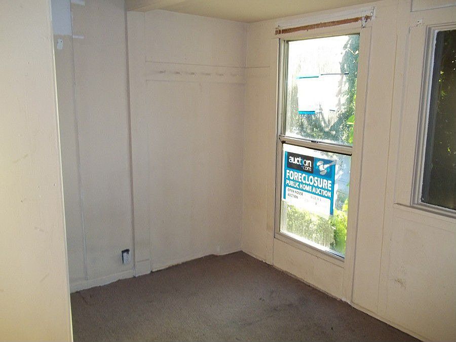 2nd image of 2621 W Marine View Dr