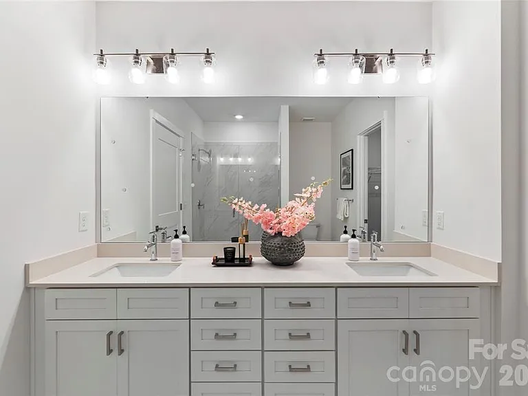 3423 Holabird Ln — Photo 16