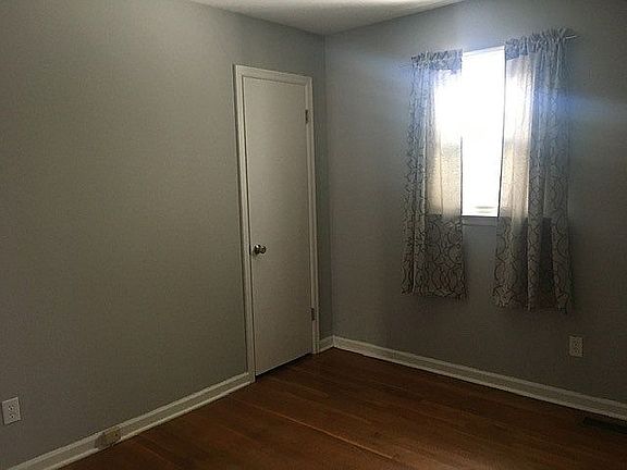 3rd image of 106 Dennis St