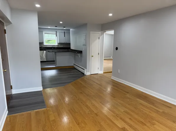 177 Franklin St APT 2, Stoneham, MA 02180