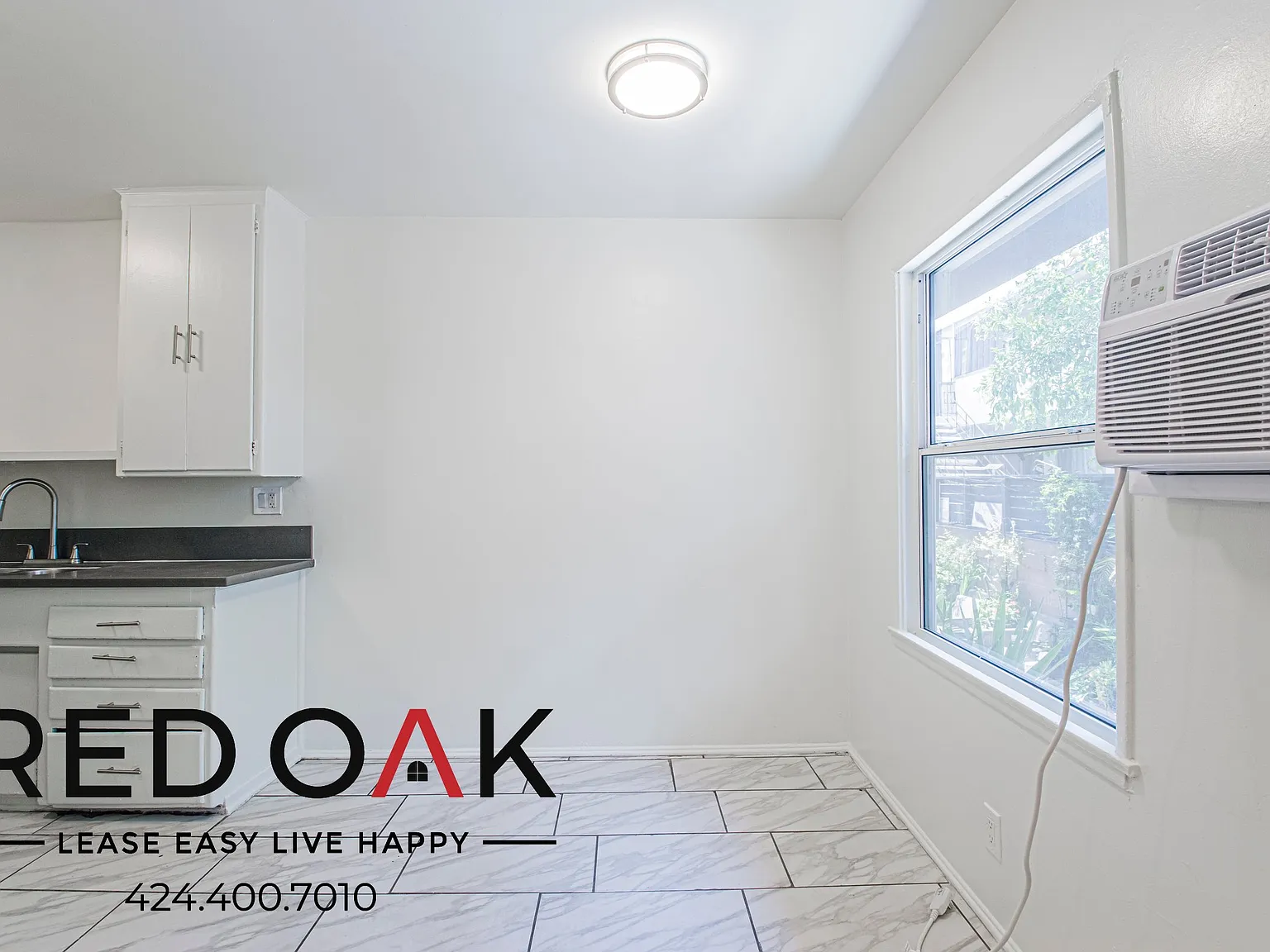 ~1 Month Free~ Updated 1-Bed With Open Floor Plan And Hardwood-Style Floors ~ In Hollywood! — Photo 2