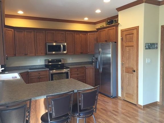 3rd image of 2717 Glen Oaks Dr