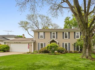 220 White Fawn Trl, Downers Grove, IL 60516