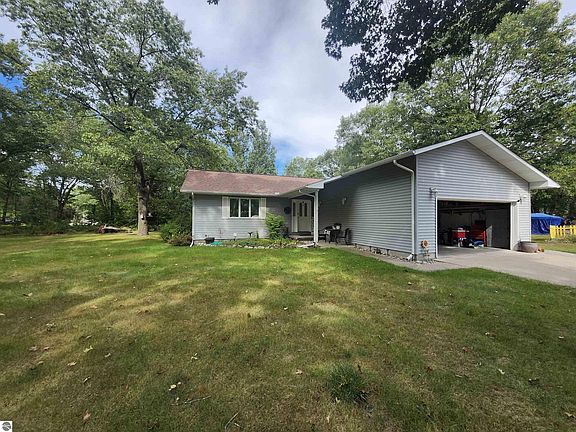 3rd image of 4052 Ralph Scott Dr