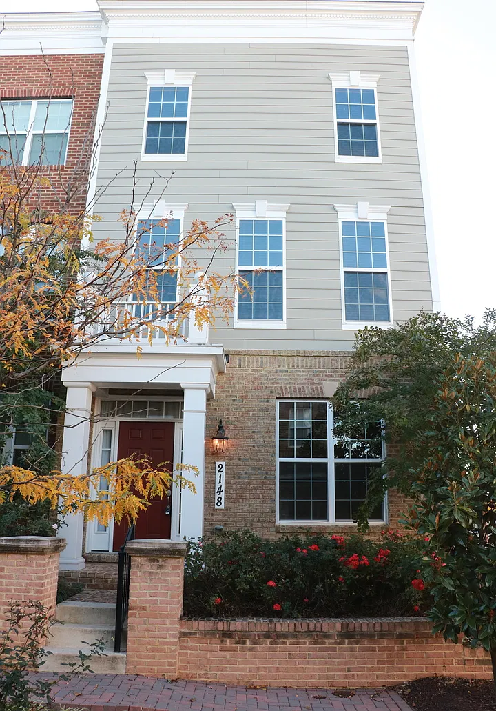Coming Soon - End Unit Luxury 3bed + 2 Full/2 Half Th! Two Car Garage Parking — Photo 1