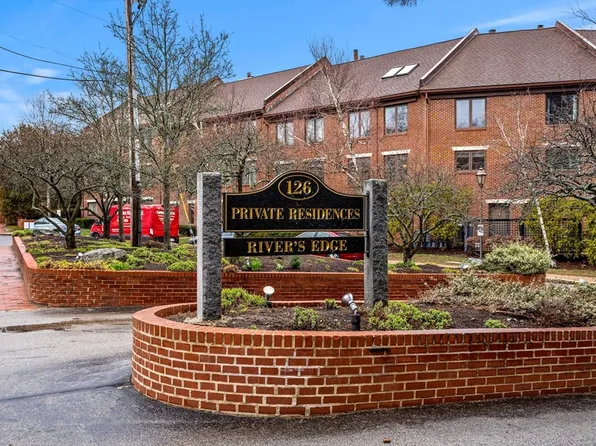 126 Merrimac St Unit 9, Newburyport, MA 01950