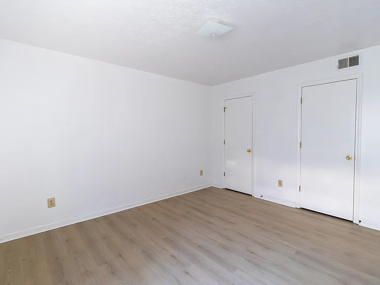 Apt 1
