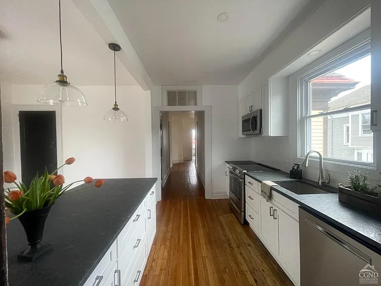 817 Columbia St #2 — Photo 10